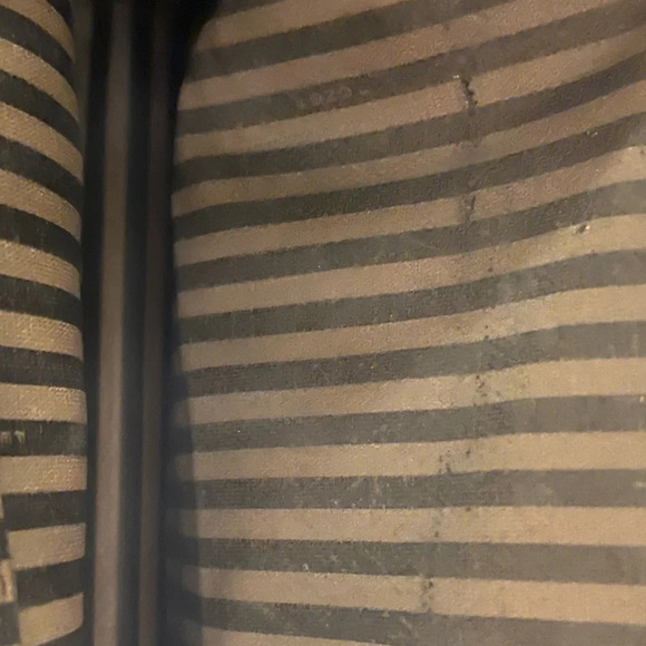 ❤️ Vintage Fendi toiletry/makeup bag, callouts as shown. - Picture 12 of 13